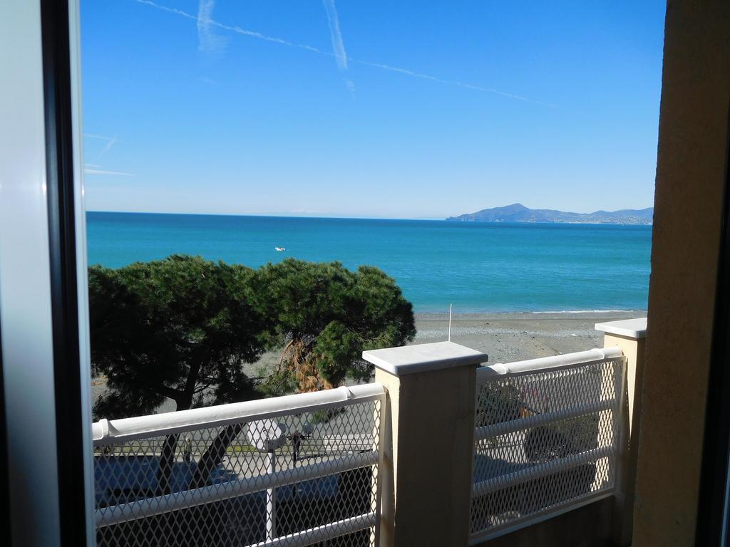 Baia Delle Favole Affittacamere Sestri Levante Eksteriør billede